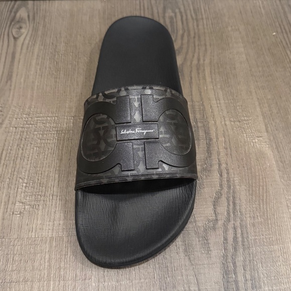 Sandals_&_Flip_Flops
